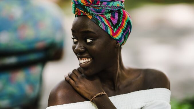 Une femme nigériane est une réussite en matière d'immigration au Canada